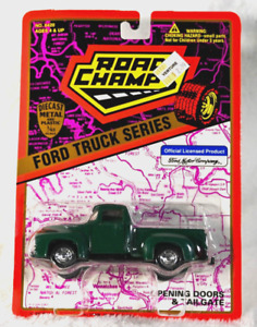 Road Champs DieCast  Ford Pickup Truck F- 100 1/43 Scale Green