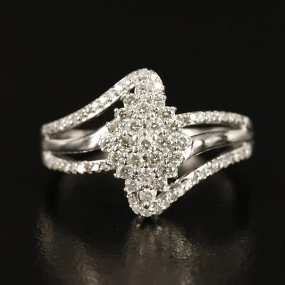 Anillo de derivación con racimo de diamantes de 0,4 quilates vintage de 10 k Foto 1 de 4