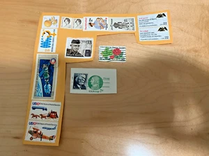 American USA Postage Stamps Lot VINTAGE RARE COLLECTIBLE USPS Not Cancelled - Bild 1 von 3