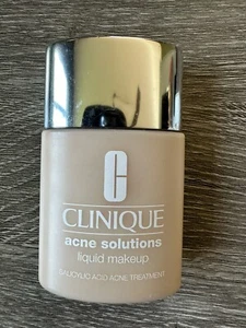 Clinique Acne Solutions Trucco Liquido Trattamento Acne CN 08 LINO - NUOVO SENZA SCATOLA - Foto 1 di 1