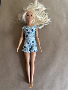 Barbie bambola da scooter playset bambola solo 2013 Mattel - Foto 1 di 3