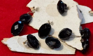Pequeño juego de 12 botones de vidrio facetados ovalados negros antiguos - Imagen 1 de 7