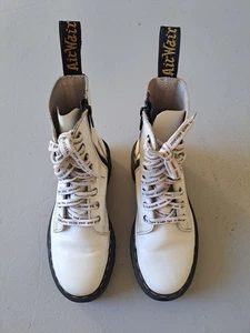 Doc Marten Jadon 8-Loch Weiß Leder Plateau Stiefel Gr. 7 Damen, Gr. 6 Herren - Bild 1 von 7