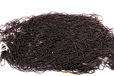 Antiguas Micro Cuentas Semillas-18/0 Transparente Oscuro Merlot Púrpura-3+gramos Hanks Foto 1 de 4