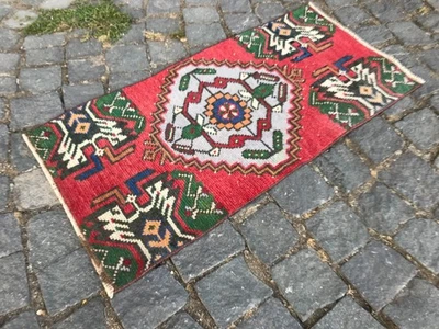 土耳其复古小地毯手工羊毛波西米亚浴垫地毯 1,5 x 2,9 英尺 — 第 1/4 张图片