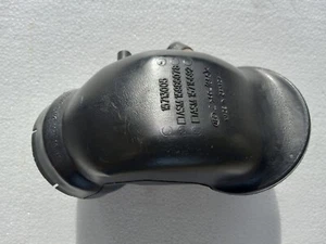 1999 Chevrolet Suburban- Tahoe- GMC Yukon 5.7 Intake Air Cleaner Elbow 1995-1999 - Picture 1 of 3