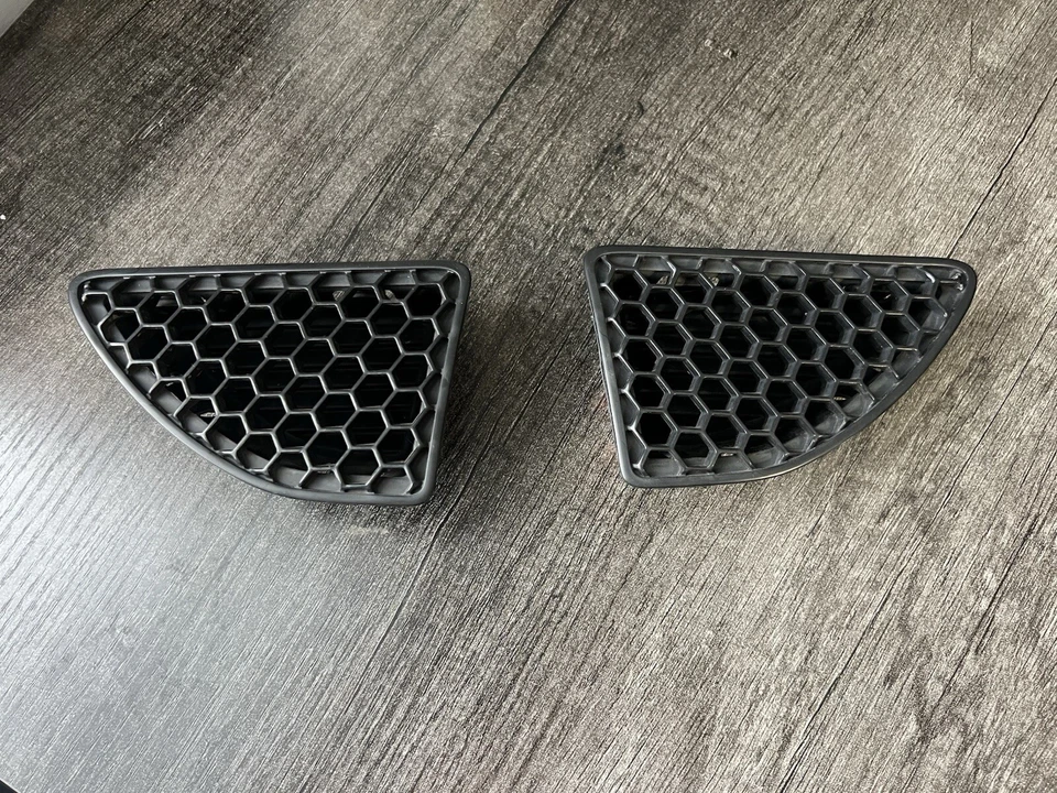 Pontiac Grand Prix GXP 2004-2008 guardabarros rejilla de ventilación derecha izquierda conductor pasajero Foto 1 de 1