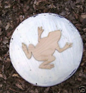 Frog stepping stone plastic mold concrete plaster casting toad mould 11" x 1" - Picture 1 of 3