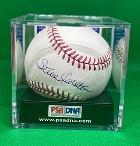 STEVE CARLTON AUTOGRAPH BASEBALL PSA/DNA AUTHENTIC GRADE 9 PHILLIES - Picture 1 of 2