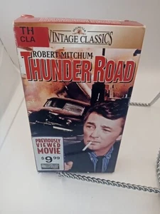 VHS Thunder Road Crime Classic Film Noir Robert Mitchum Vintage Classics - Picture 1 of 2