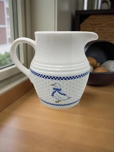 Vintage Keramik Gans Milchkännchen mit blau & weißem Tupfenmuster - Bild 1 von 8