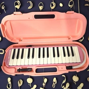 Suzuki MXA-32 Melodion Alto 32 Keys Melodica Pastel Pink In Case See Pics - Picture 1 of 8