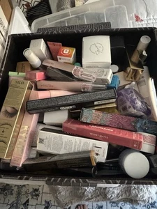13 Piece Lot Of Beauty Products And accessories - Picture 1 of 3