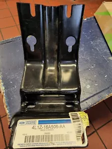 Running Board Side Step Bracket OEM Ford part 4L3Z-16A506-AA 04-08 Ford F-150 - Picture 1 of 3