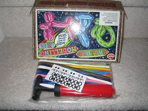 Ridley's Ballon Animal Modeling Kit with Hand Pump NEW in box - Picture 1 of 3