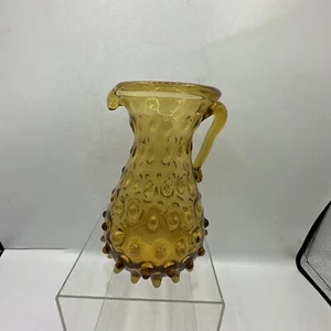 Jarra de vidrio ámbar amarillo vintage mango tirado caño 6" mediados de siglo - Imagen 1 de 11