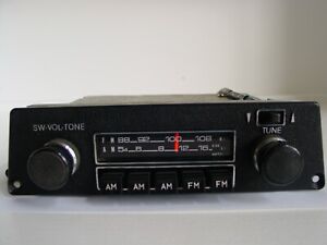 Datsun 240Z AM-FM Radio '70 -'73 in Beautiful Condition! (Needs Wiring Harness)