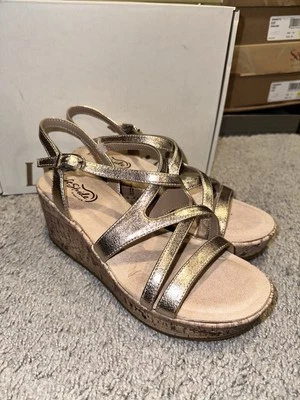 Life Stride Bailey 坡跟凉鞋女式 7.5 W 软木像高跟鞋金色绑带鞋 — 第 1/4 张图片