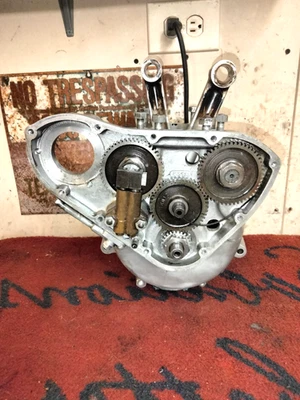 Triumph 1957 pre unidad 6T Thunderbird estuches de motor bielas levas con documento  Foto 1 de 4