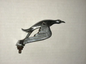 VINTAGE FLYING BIRD WINGS DOWN HOOD ORNAMENT/VERY RARE nice SEE PICS - Picture 1 of 7