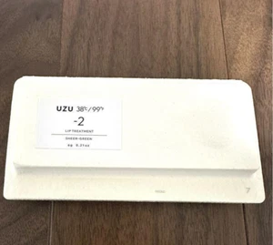 UZU BY FLOWFUSHI 38°C/99°F -2 Lip Treatment Serum Sheer Green 6g from Japan - Picture 1 of 3