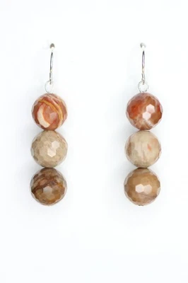 Pendientes de plata de ley 925 facetados con bolas de 10 mm de madera petrificada de 1,50" Foto 1 de 4