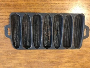 Antique Cast Iron Cornbread Pan Makes 7 Individual Muffins 12”pan - Picture 1 of 9