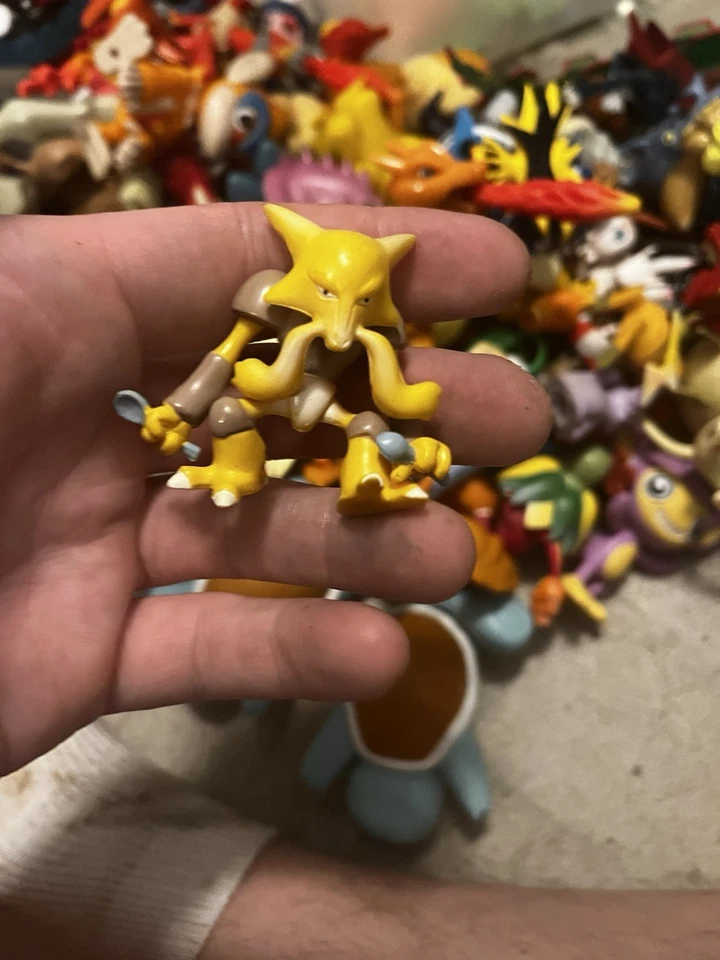 Figura de PVC Alakazam de la película Pokémon de Tomy Hasbro 1998 de colección con disco de batalla #65 Foto 1 de 1