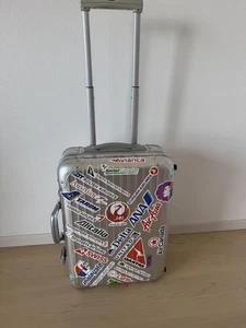 Estuche de transporte plateado de 2 ruedas 32L Rimowa Topaz del mes más grande - Imagen 1 de 11