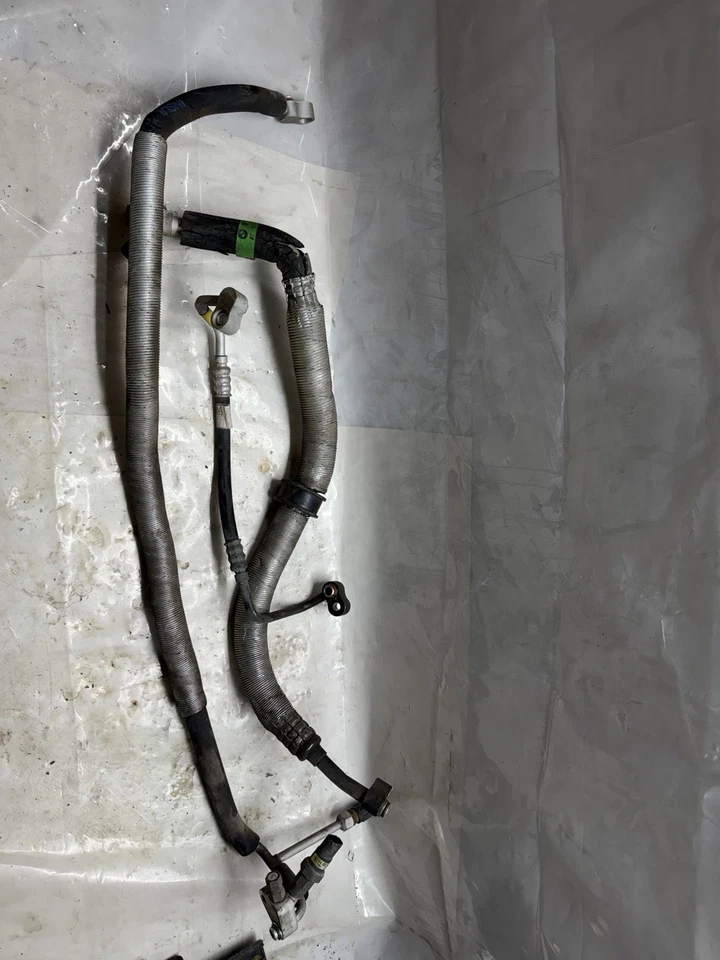 BMW E36 318i 318ti 1990-1999 AC tubo de succión evaporador a líneas de compresor usado Foto 1 de 1