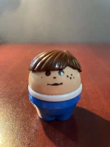 Vntg Little Tikes Toddler Tot Brown Haired Boy in Blue Figure - Bild 1 von 4