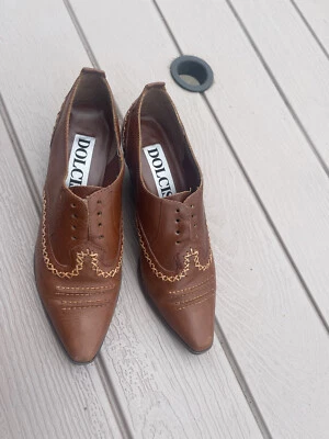 Zapatos Dolcis que se adaptan a tu estilo de vida para mujer zapatos de charol de cuero marrón rico talla 7M Foto 1 de 3