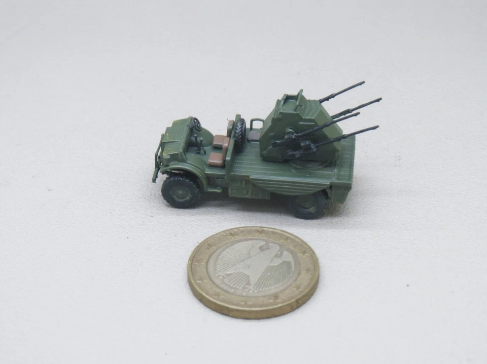 1/144 Segunda Guerra Mundial Canadiense CMP F60L con cuatro pistolas AA Polsten Foto 1 de 1