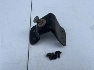 Jeep Wrangler TJ Tailgate Latch Striker Pin Catch Mount Bracket 97-06 55176451AB - Bild 1 von 9