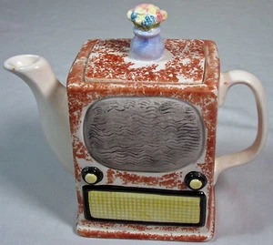 Television with Flower Pot teapot - Picture 1 of 1