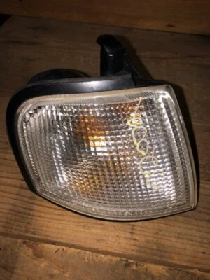 ПЕРЕДНИЙ ПАССАЖИРСКИЙ БОКОВОЙ УГЛОВОЙ фонарь 1991-96 Infiniti G20 210-63321 KOITO - Изображение 1 из 4