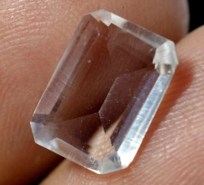 Topacio brasileño blanco natural de 1,80 quilates con certificación GGL gema tratada de alta calidad Foto 1 de 3