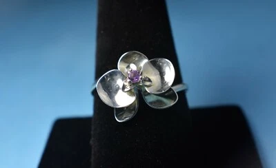 Anillo Flor Amatista Genuina Plata Esterlina por AVON - Talla 10 - NUEVO - SIN Caja Foto 1 de 4