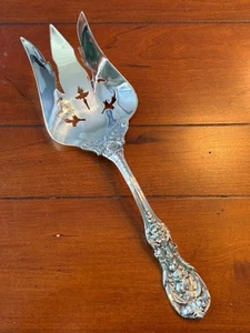 HUGE MINT 9 5/8" REED BARTON FRANCIS I MEAT SERVING FORK STERLING SILVER I 1st - Picture 1 of 9