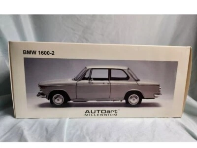 Raro Vintage AUTOart Millennium escala 1/18 BMW 1600-2 Gris Nuevo Foto 1 de 4