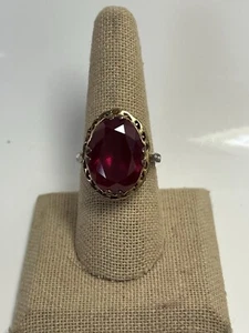 Vintage Synthetic Ruby Ring Sz 10 Oval Cut Gold Plated - Afbeelding 1 van 7