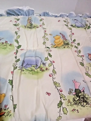 Manta/colcha Pooh & Friends cuna con volantes 1999 clásica guardería para bebé Foto 1 de 4