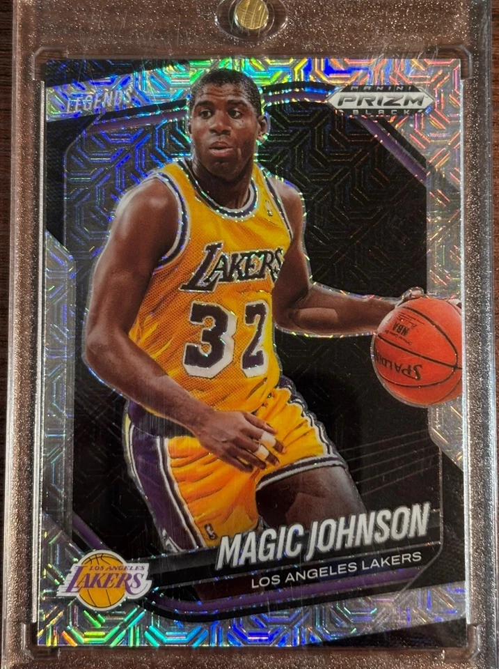2024-25 Panini Prizm Black Magic Johnson Pulsar Prizm LA Lakers /25!!!! Foto 1 de 3