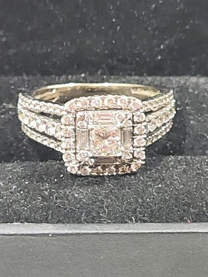 Anillo de compromiso de diamantes Kay Jewelers Foto 1 de 4