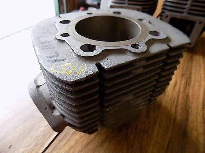 Yamaha Exciter 440 1975 1976 1977 1978 1979 1980 1981_cilindro derecho_mangas Foto 1 de 4