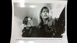Terminator 2 Judgement Day Black & White Movie Still Linda Hamilton  8 x 10 #15 - Picture 1 of 3