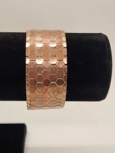 Vintage 1940's Trifari Gold Plated Wide Honeycomb Bracelet Cuff 7" - Picture 1 of 15