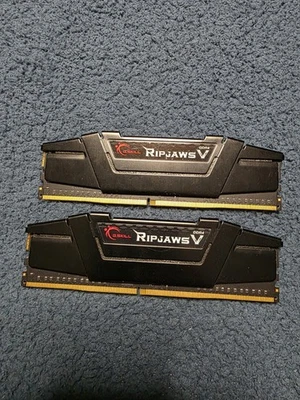Memoria de escritorio G.Skill Ripjaws 16 GB (2x8) DDR4-3200 F4-3200C16D-16GVKB Foto 1 de 4