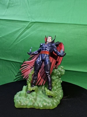 Mr. Sinister Diamond Select Gallery - Immagine 1 di 3