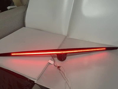 Tercera luz de freno Cadillac STS 2005-2011 probada por OEM Foto 1 de 4